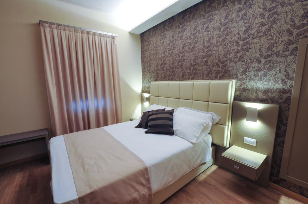 Hotel Dori Peschiera del Garda Bilik gambar