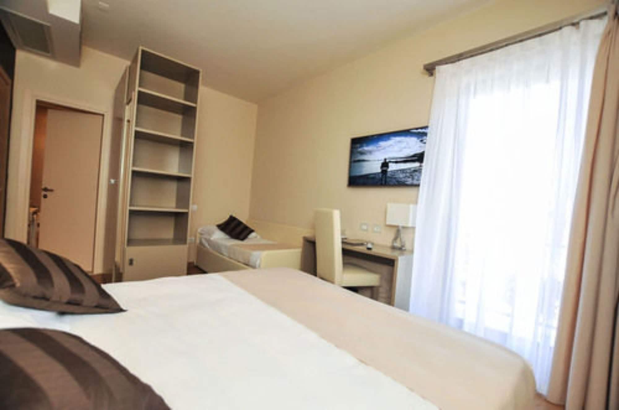 Hotel Dori Peschiera del Garda Luaran gambar