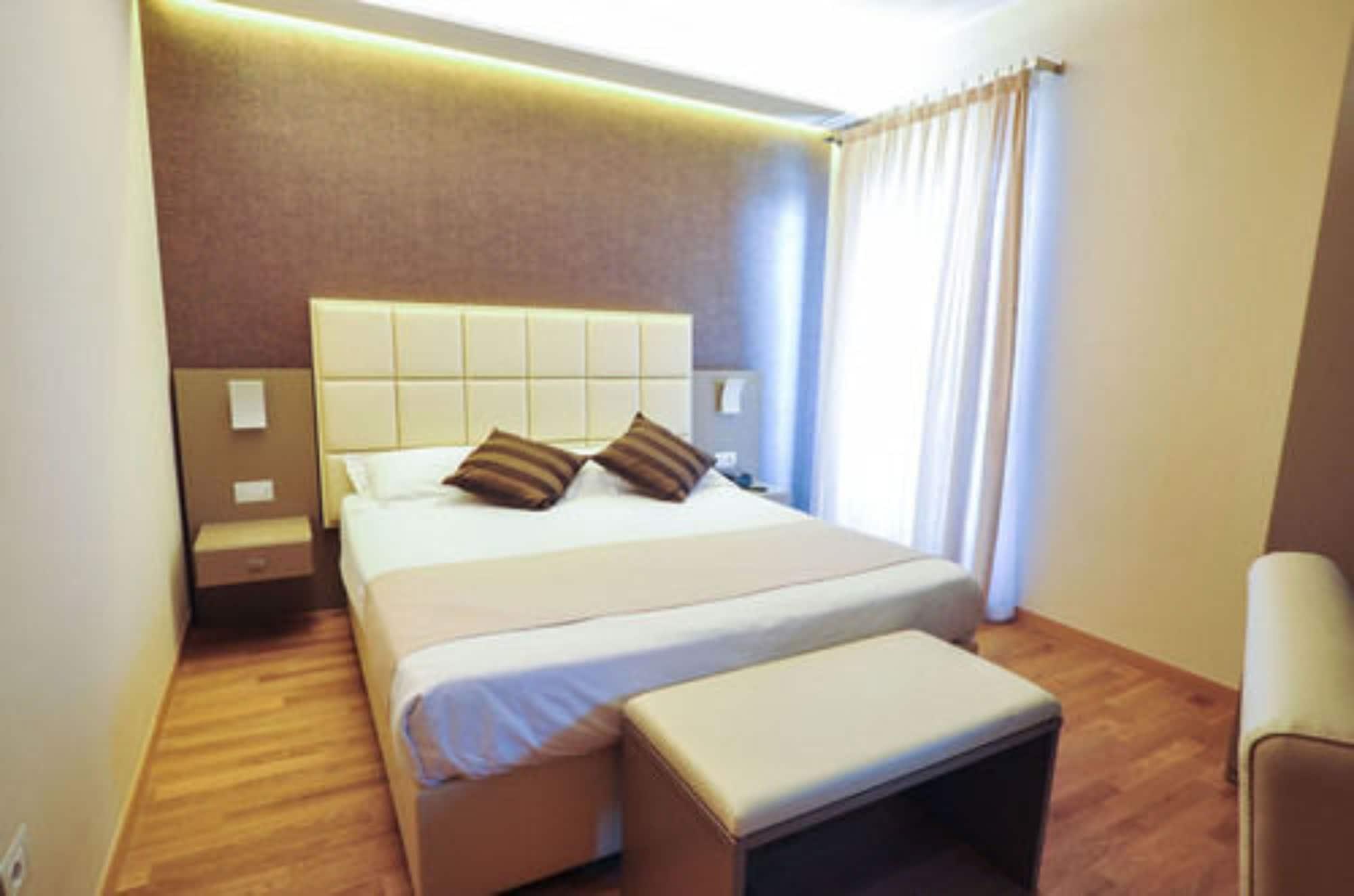 Hotel Dori Peschiera del Garda Luaran gambar