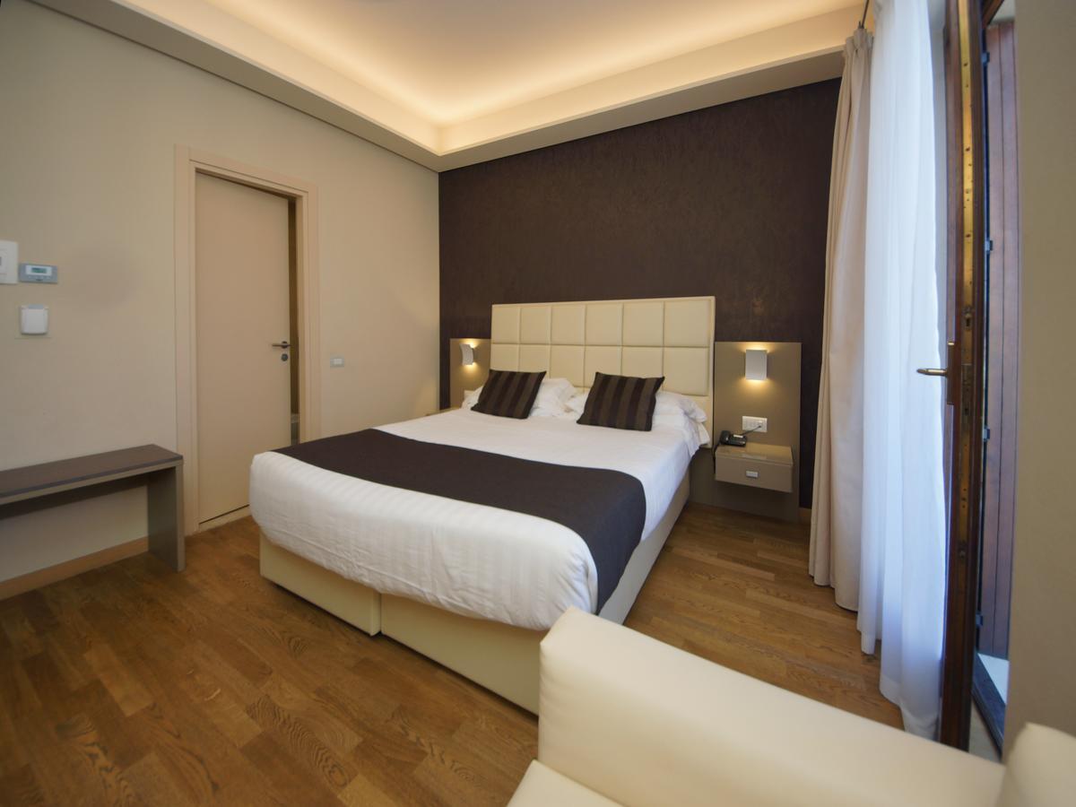 Hotel Dori Peschiera del Garda Luaran gambar