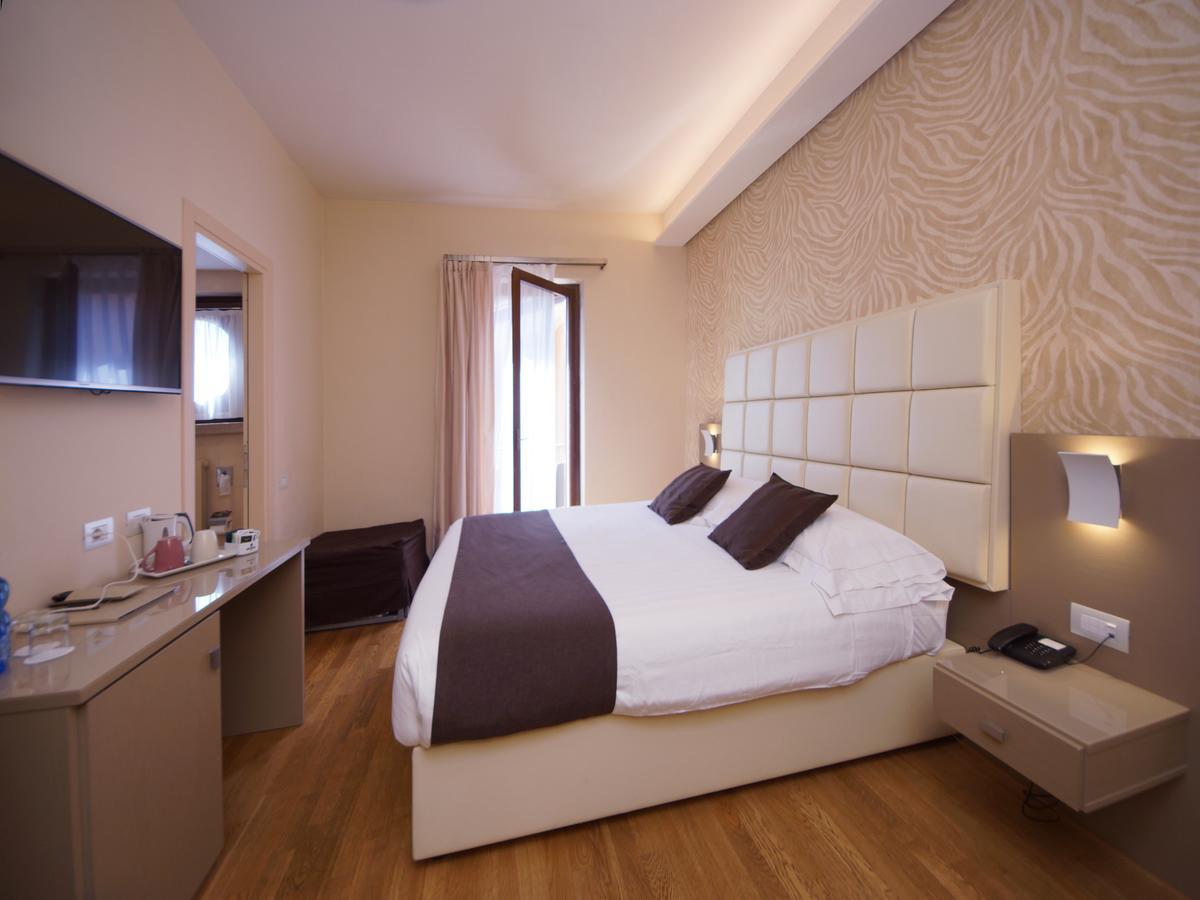 Hotel Dori Peschiera del Garda Luaran gambar